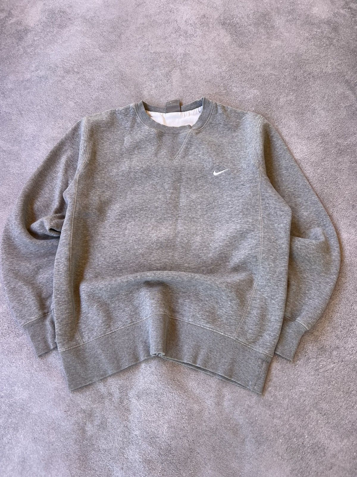 Nike Vintage Nike Gray Basic Sweatshirt Size US S / EU 44-46 / 1 - 3 Thumbnail
