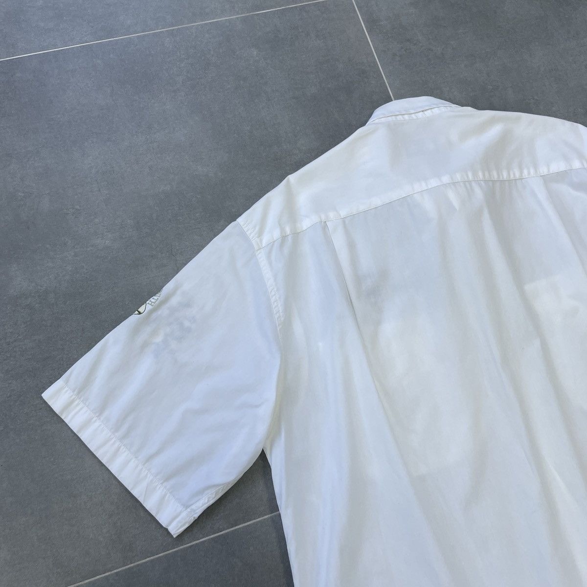 Iceberg × Vintage Vintage Iceberg Dysney Buton Shirt Size L Size US L / EU 52-54 / 3 - 19 Thumbnail