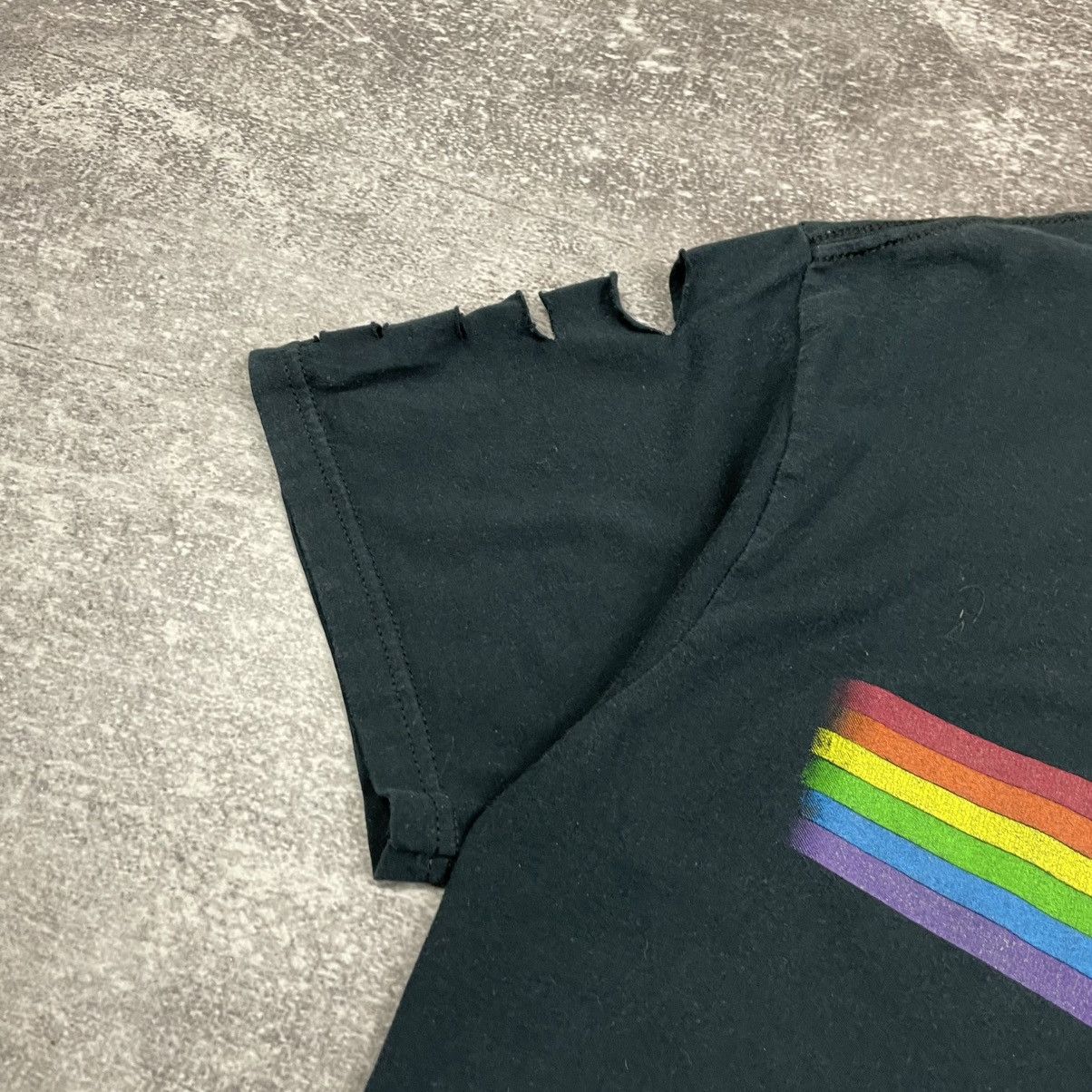 Band Tees Pink Floyd 2002 Dark Side of the Moon Distressed T Shirt Size US L / EU 52-54 / 3 - 14 Thumbnail