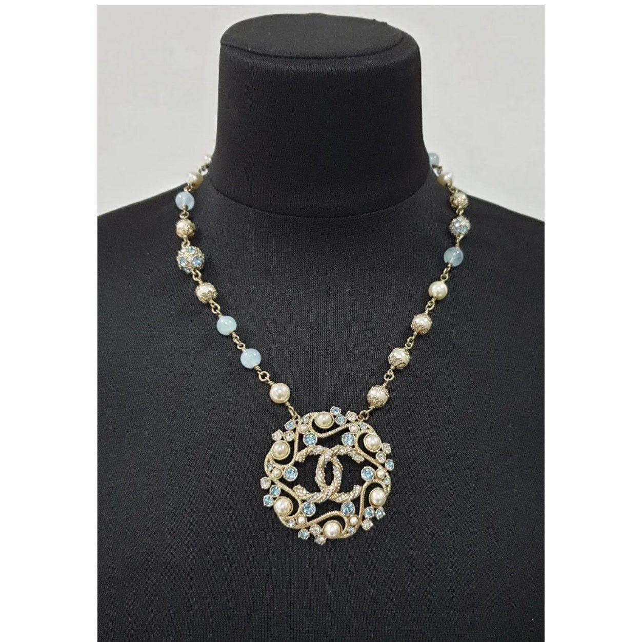 Chanel Chanel B19 Aquamarine Resin & Pearls Necklace Size ONE SIZE - 1 Thumbnail