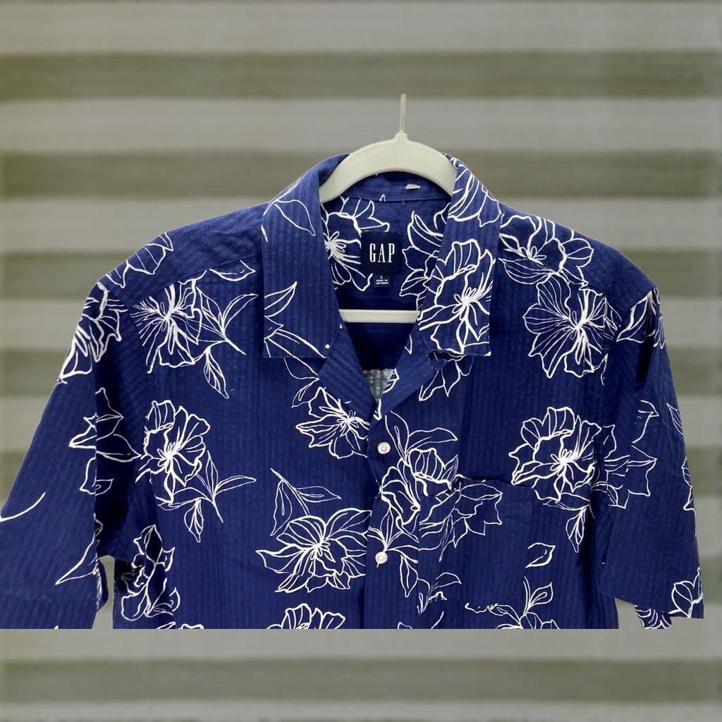 Gap VINTAGE Gap Camp Shirt Men L Blue Floral Button Short Sleeve Cotton NWT Size US L / EU 52-54 / 3 - 1 Thumbnail