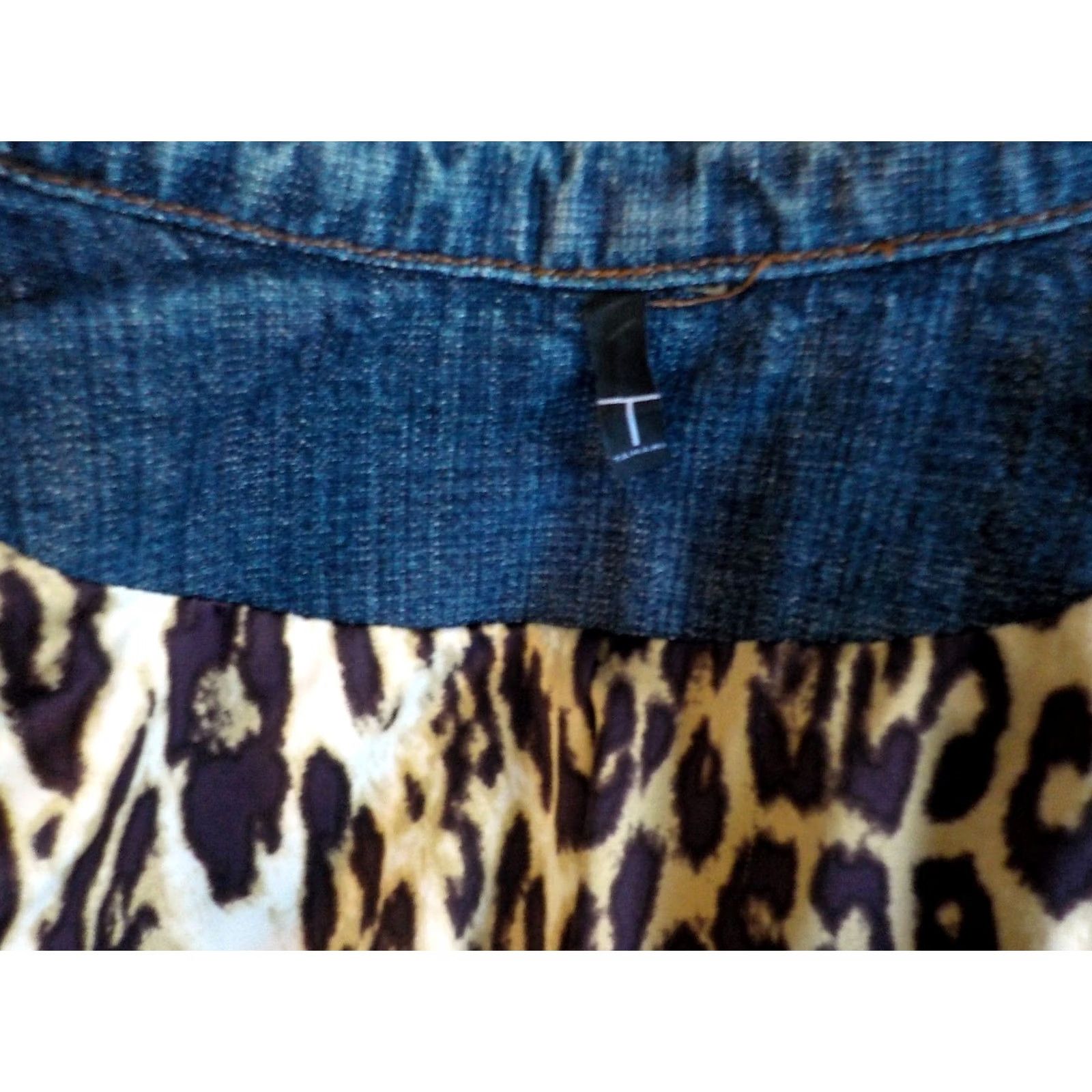 Vintage TAHARI Snap Front Denim Jacket w/Leopard Lining - Blue Denim Cotton, Polyester/Elastane Lining, M/L, Short Length, Chest Pockets, Women, Casual, 90s? Size M / US 6-8 / IT 42-44 - 6 Thumbnail