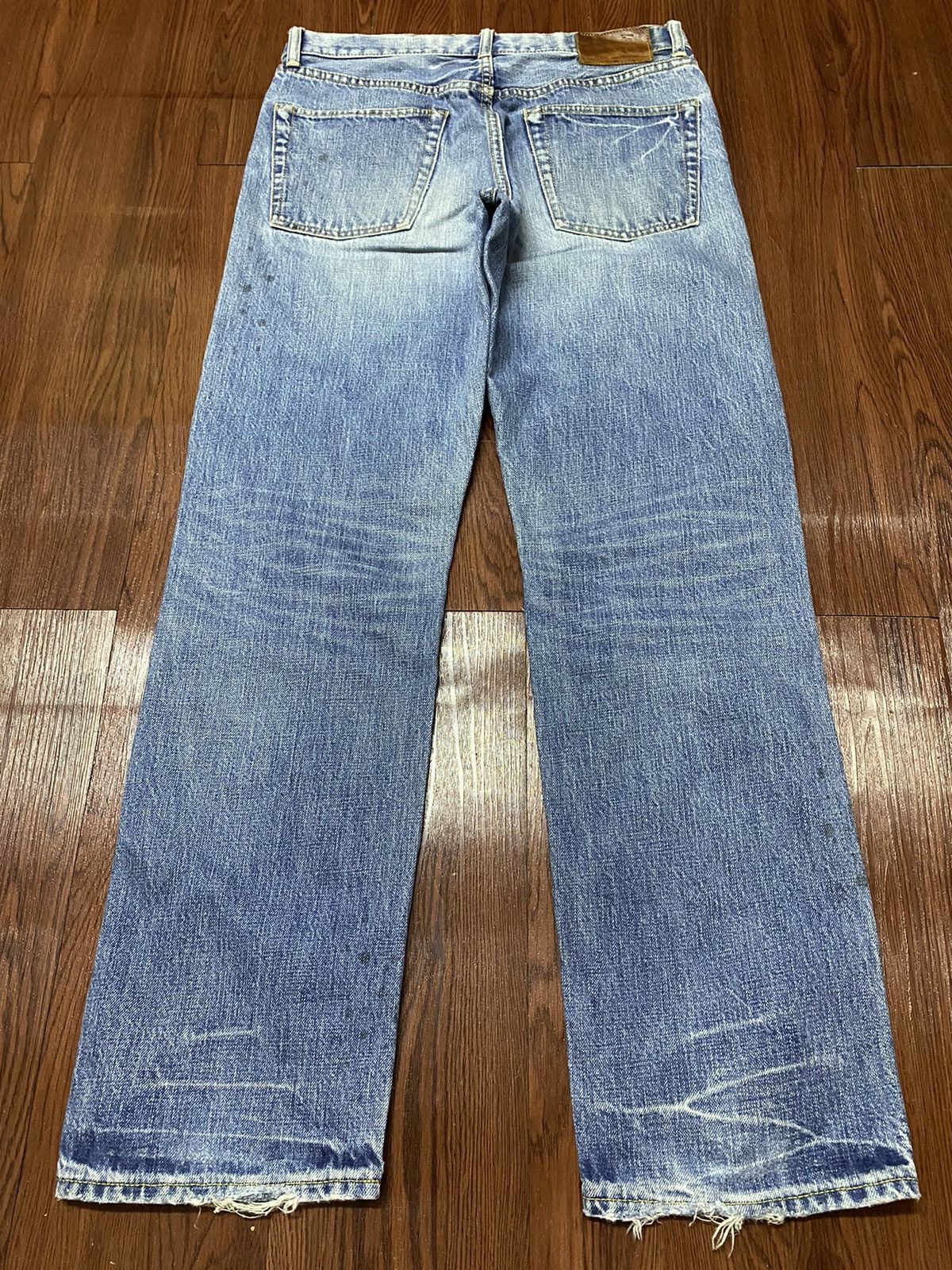 Japanese Brand Vintage Japanese Brand Light Wash Distressed Grunge Jeans Size US 31 - 8 Thumbnail