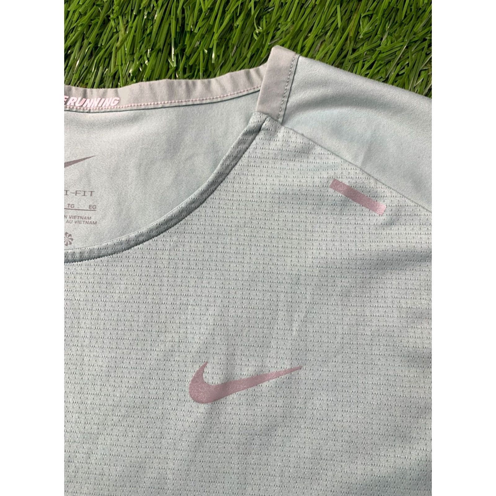 Nike NIKE Dri-Fit Running Shirt Men XL Mint 2023 Nike Running T-Shirt Jersey Short Sleeve VINTAGE? No Size US XL / EU 56 / 4 - 3 Thumbnail