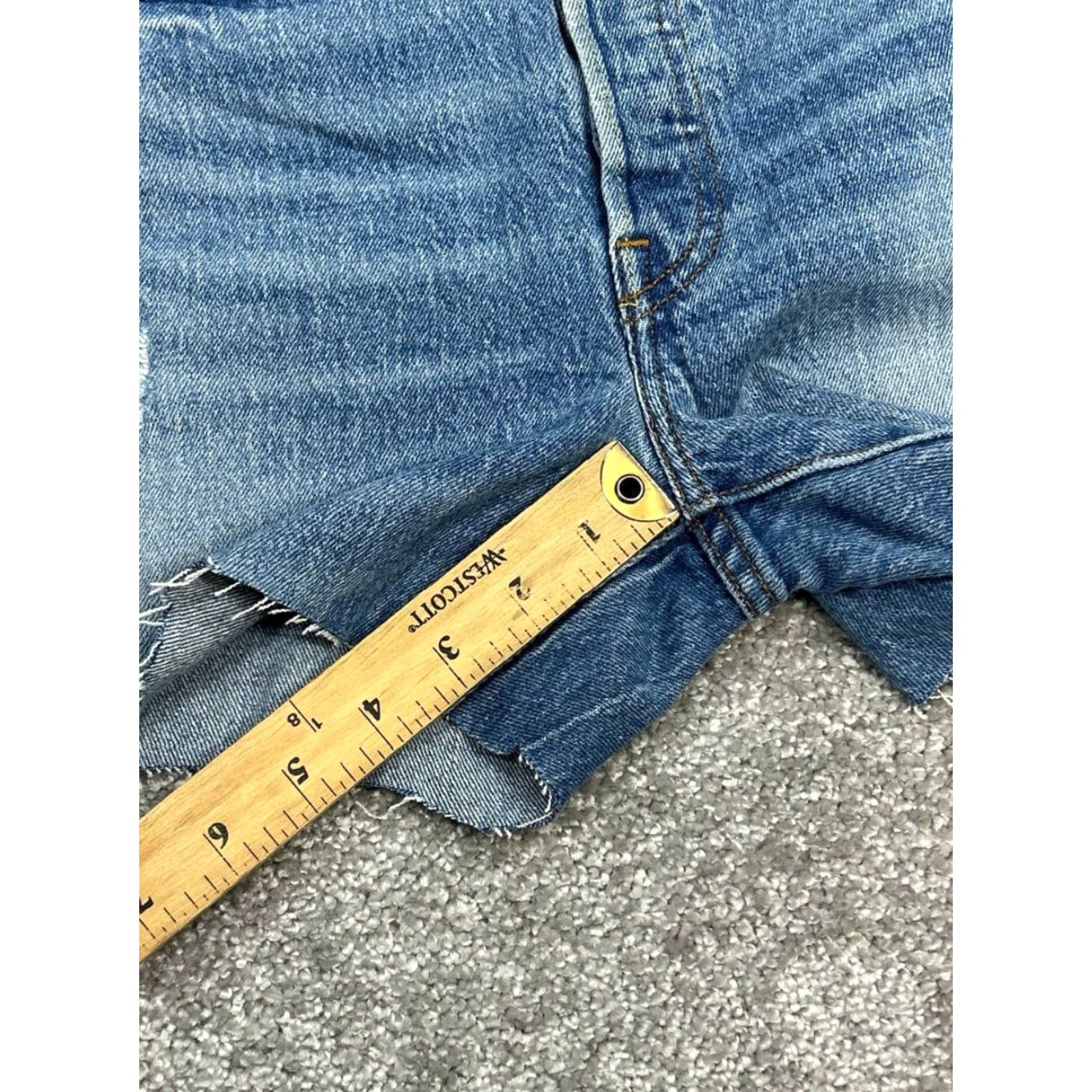 Levi's Levi's 501 Shorts Womens 26 Blue Cut Off Denim Cotton Stretch Mid Rise Raw Hem Casual Size 26" / US 2 / IT 38 - 4 Thumbnail