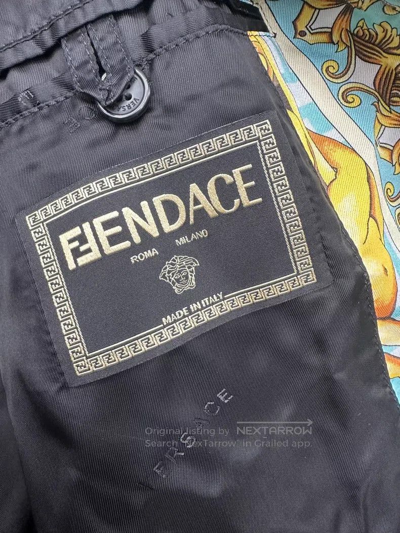 Versace Versace Co-branded cotton clothes Size US L / EU 52-54 / 3 - 3 Thumbnail
