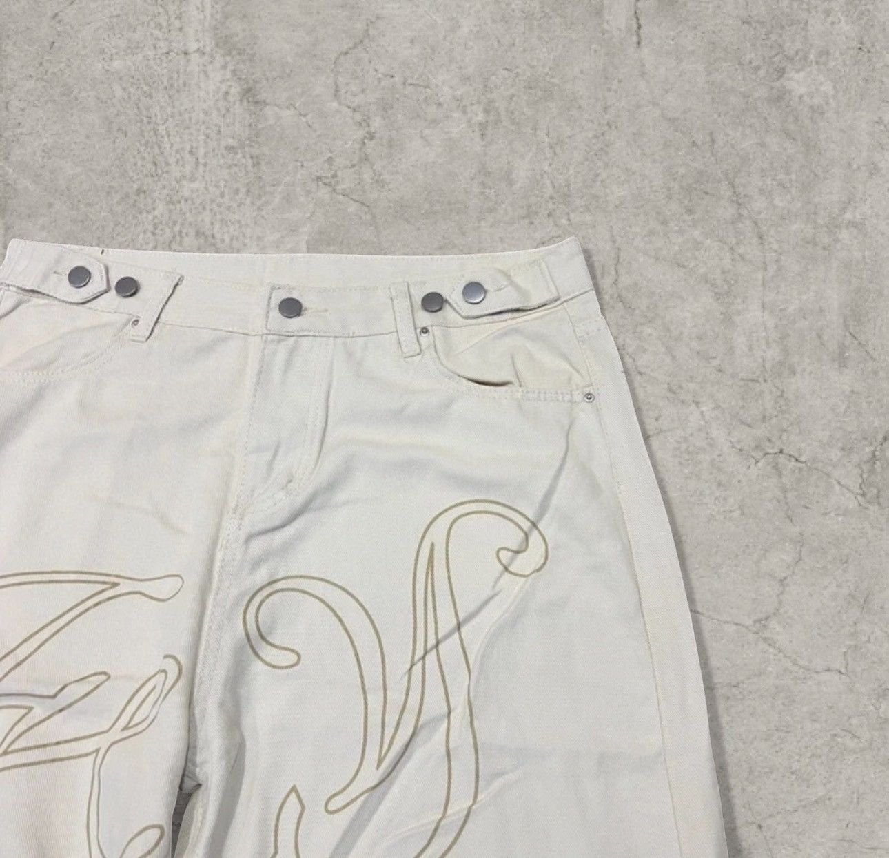 Japanese Brand Cool baggy Japanese style jeans in cream with angel. Size M Size US 32 / EU 48 - 3 Thumbnail