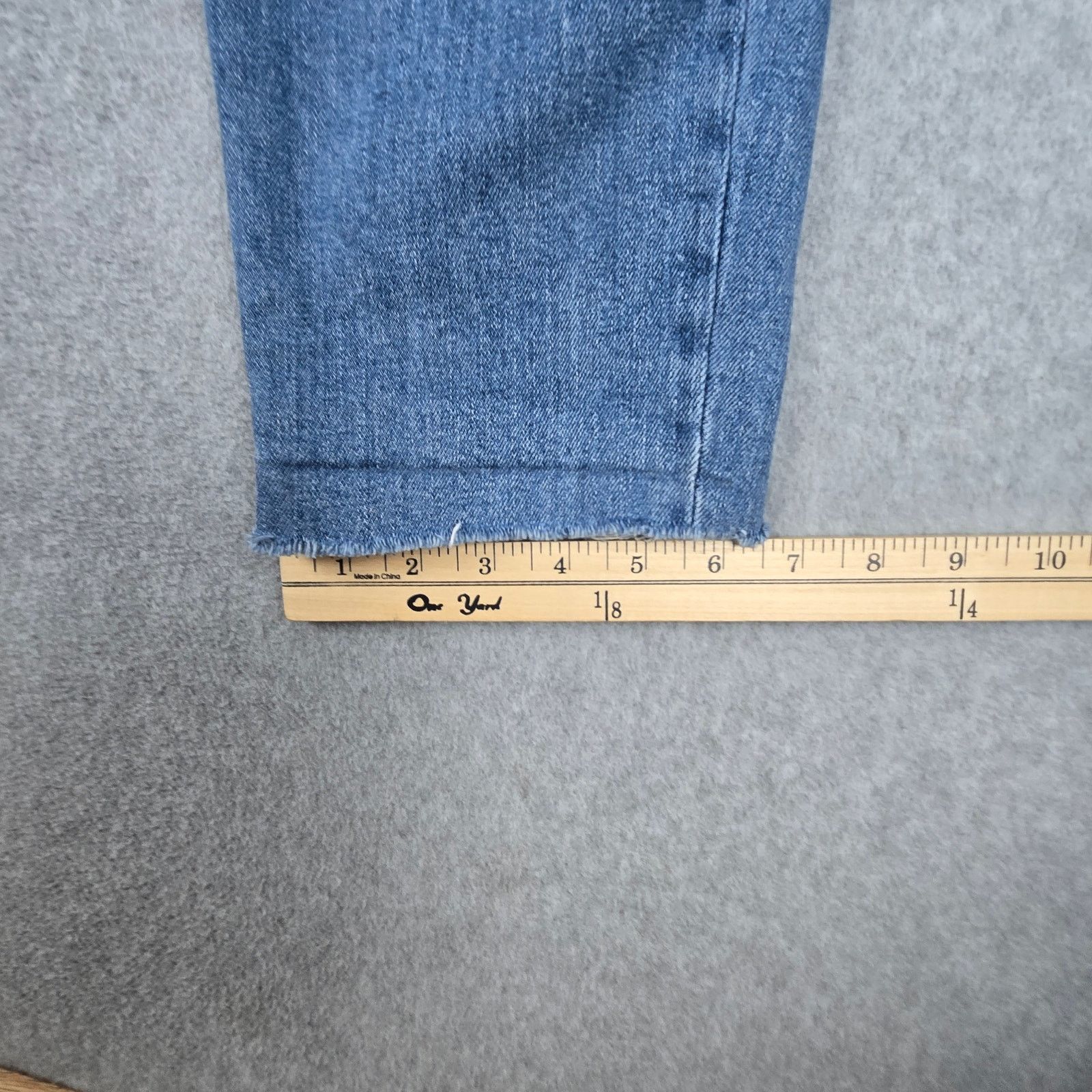 Old Navy Old Navy 12 Curvy OG Straight Jeans Raw Hem Distressed Size 34" / US 12 / IT 48 - 16 Thumbnail