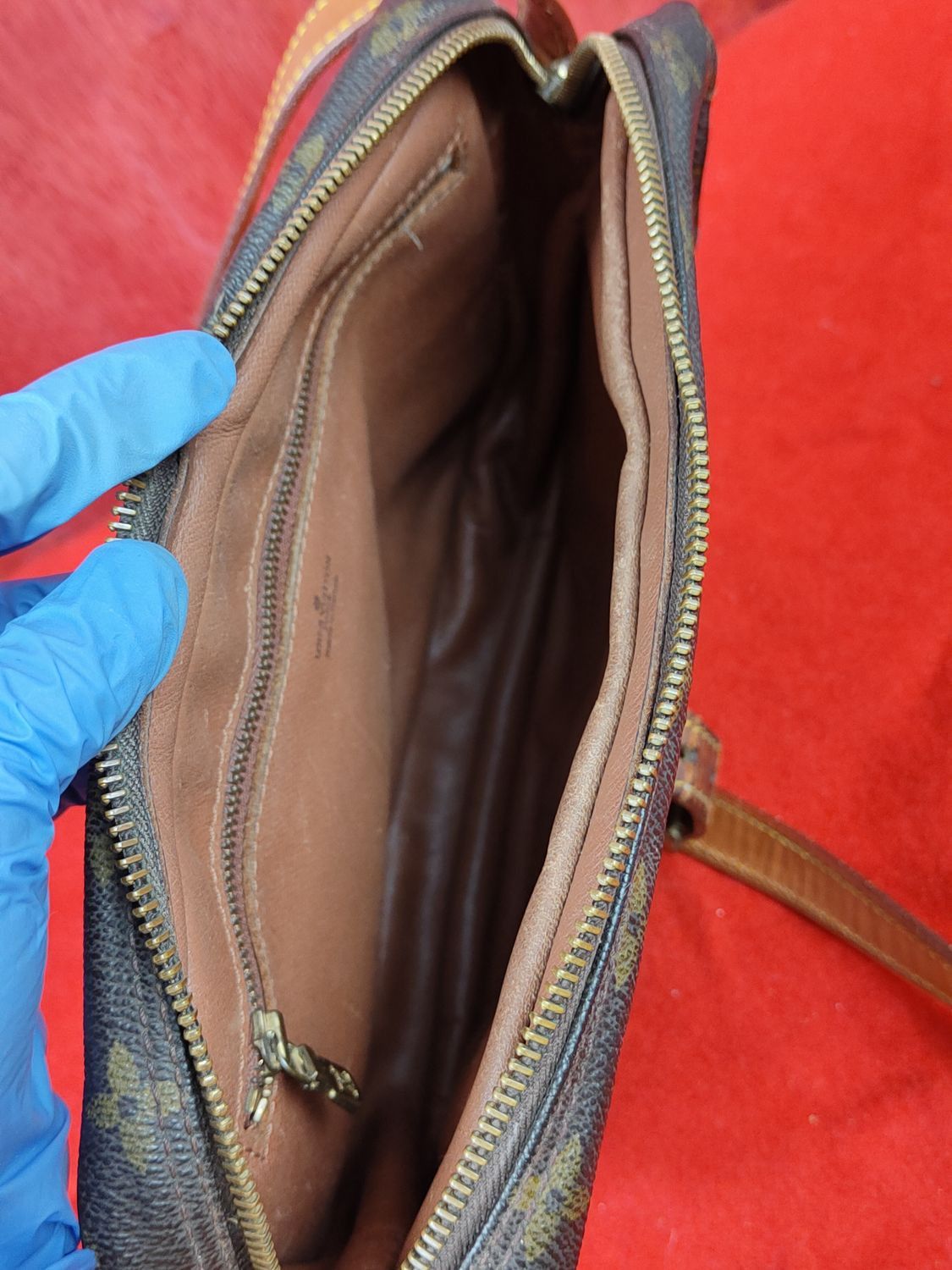 Louis Vuitton LV Louis Vuitton monogram Crossbody sling Bag #SB006DLL Size ONE SIZE - 17 Thumbnail