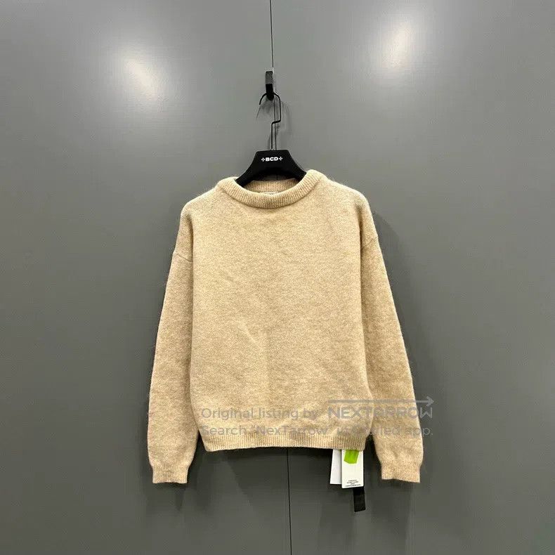 Acne Studios Acne Studios Solid Round Neck Sweater Size XS / US 0-2 / IT 36-38 - 1 Thumbnail