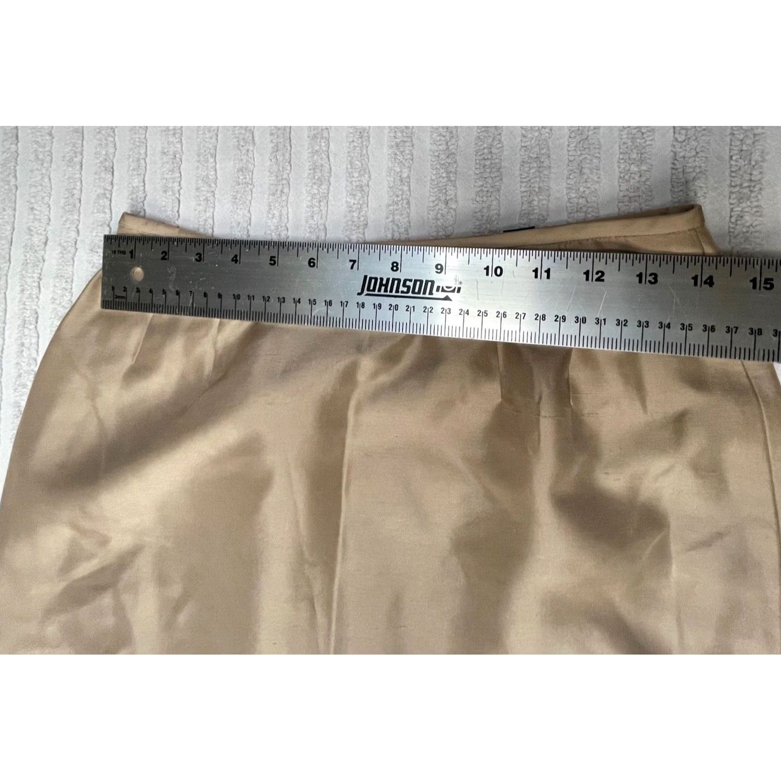 Kasper Kasper Women Size 6P 100% Silk Pencil Skirt Beige Lined Above Knee Length Size 28" / US 6 / IT 42 - 4 Thumbnail