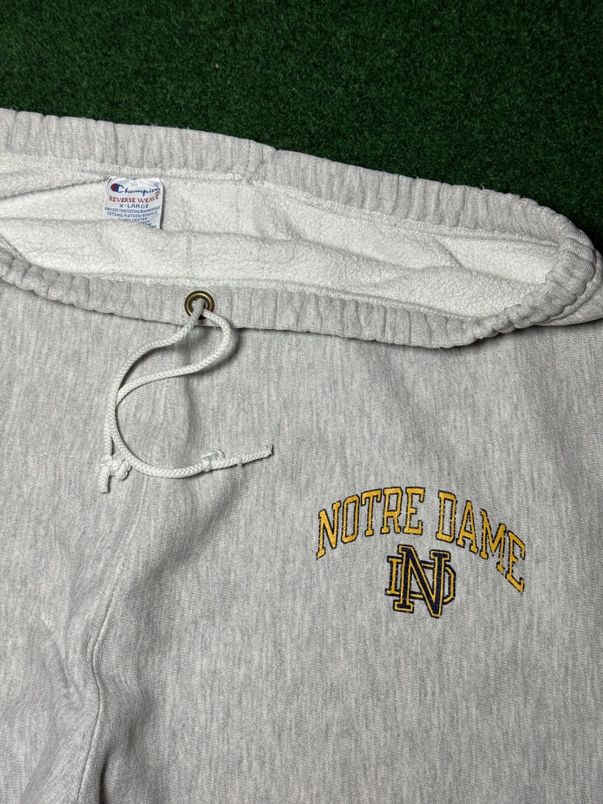 Champion Vintage 90s Notre Dame Champion Reverse Weave 34x36 Joggers Size US 34 / EU 50 - 2 Thumbnail
