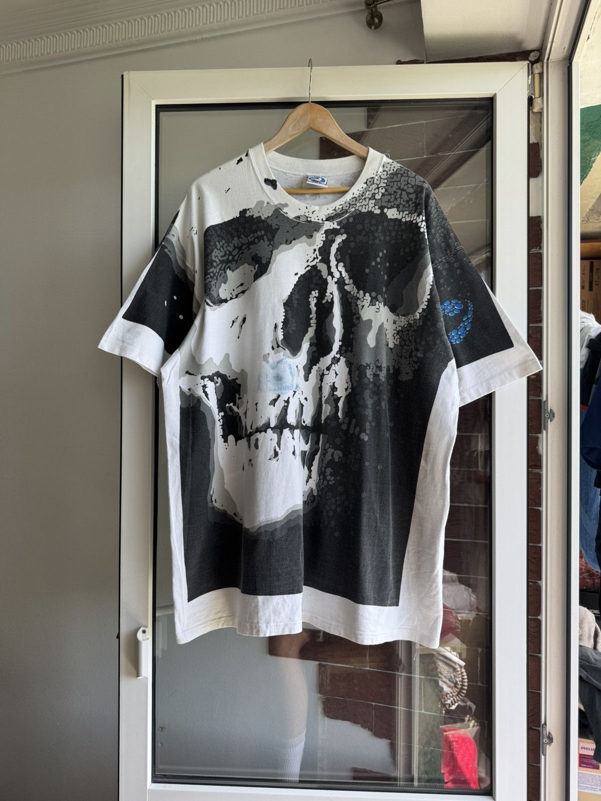 Liquid Blue Vintage Liquid Blue 1993 Over Print Skull Tee Made in USA Size US XXL / EU 58 / 5 - 1 Thumbnail