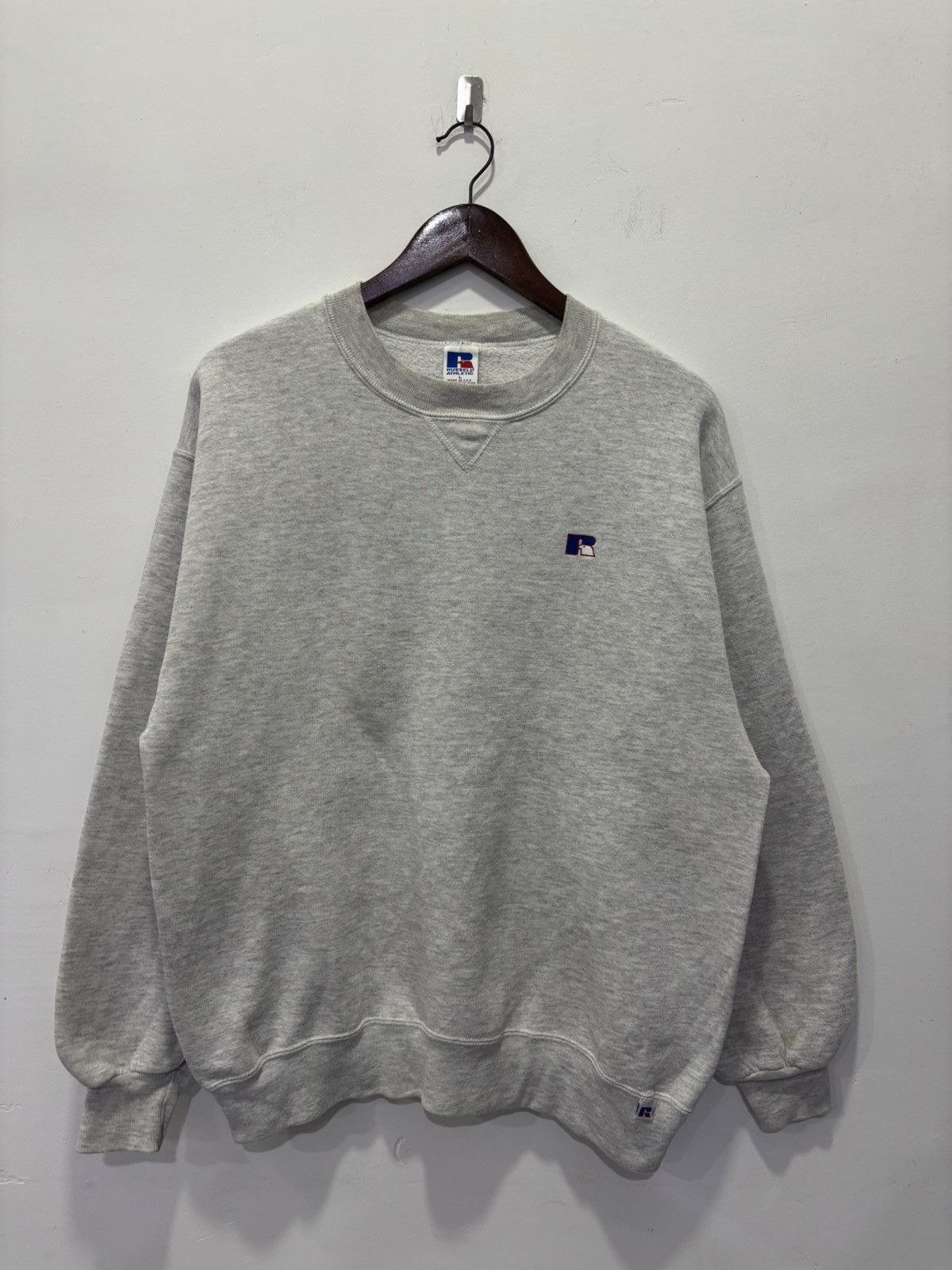 Vintage Vintage 90’s Russell Athletic Sweatshirt Size US L / EU 52-54 / 3 - 1 Thumbnail