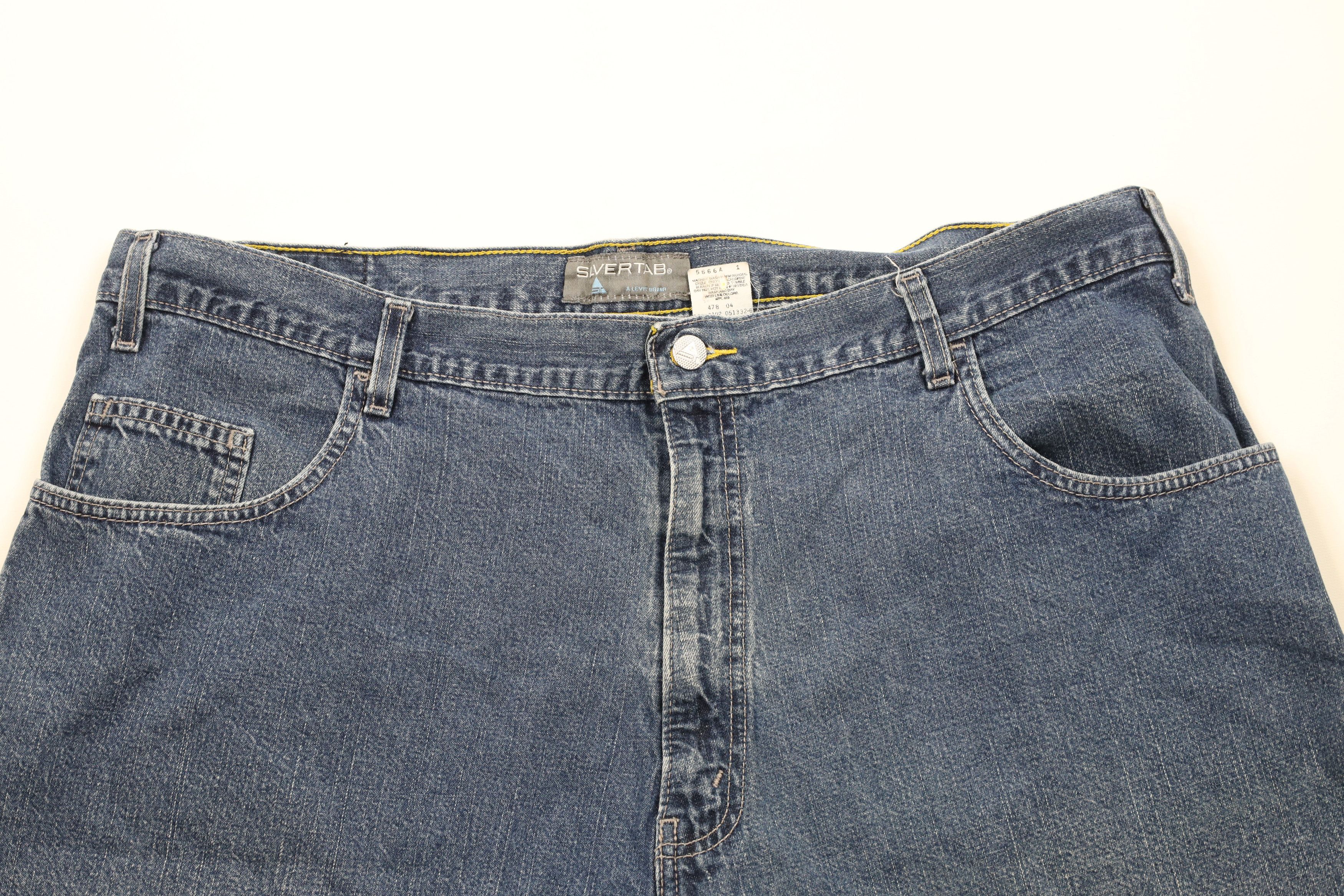 Levi's × Vintage Vintage Y2K 2002 Levis Silvertab Fit Denim Jean Shorts Jorts Size US 42 / EU 58 - 2 Thumbnail