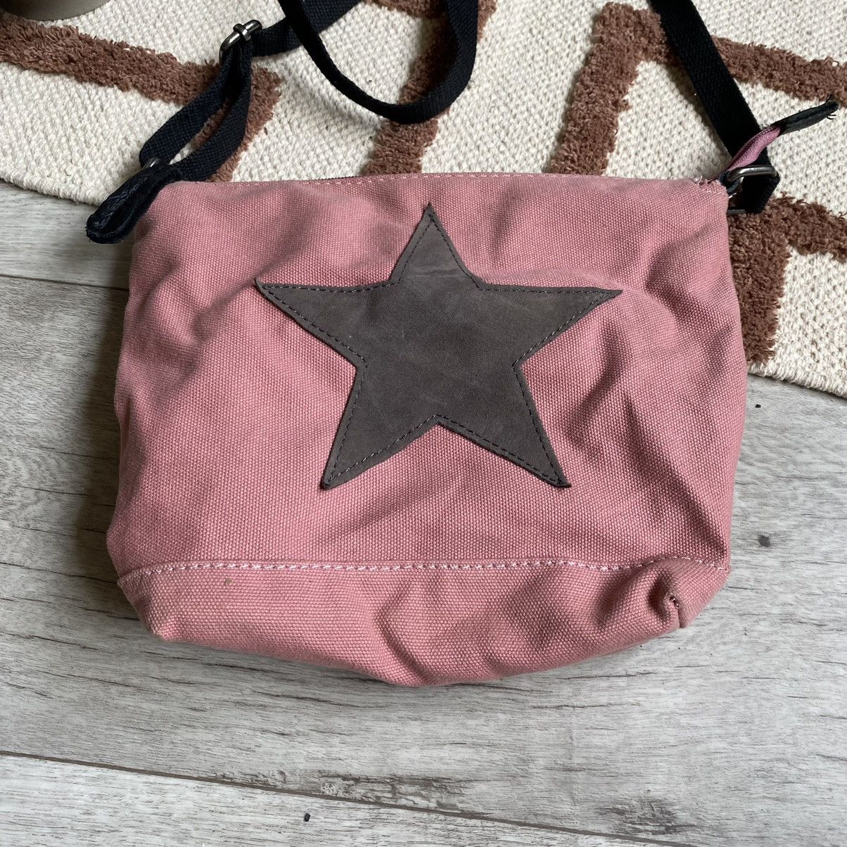 20471120 × Vintage VINTAGE AVANT GARDE EMBROIDERED STAR CROSSBODY BAG Size ONE SIZE - 3 Thumbnail