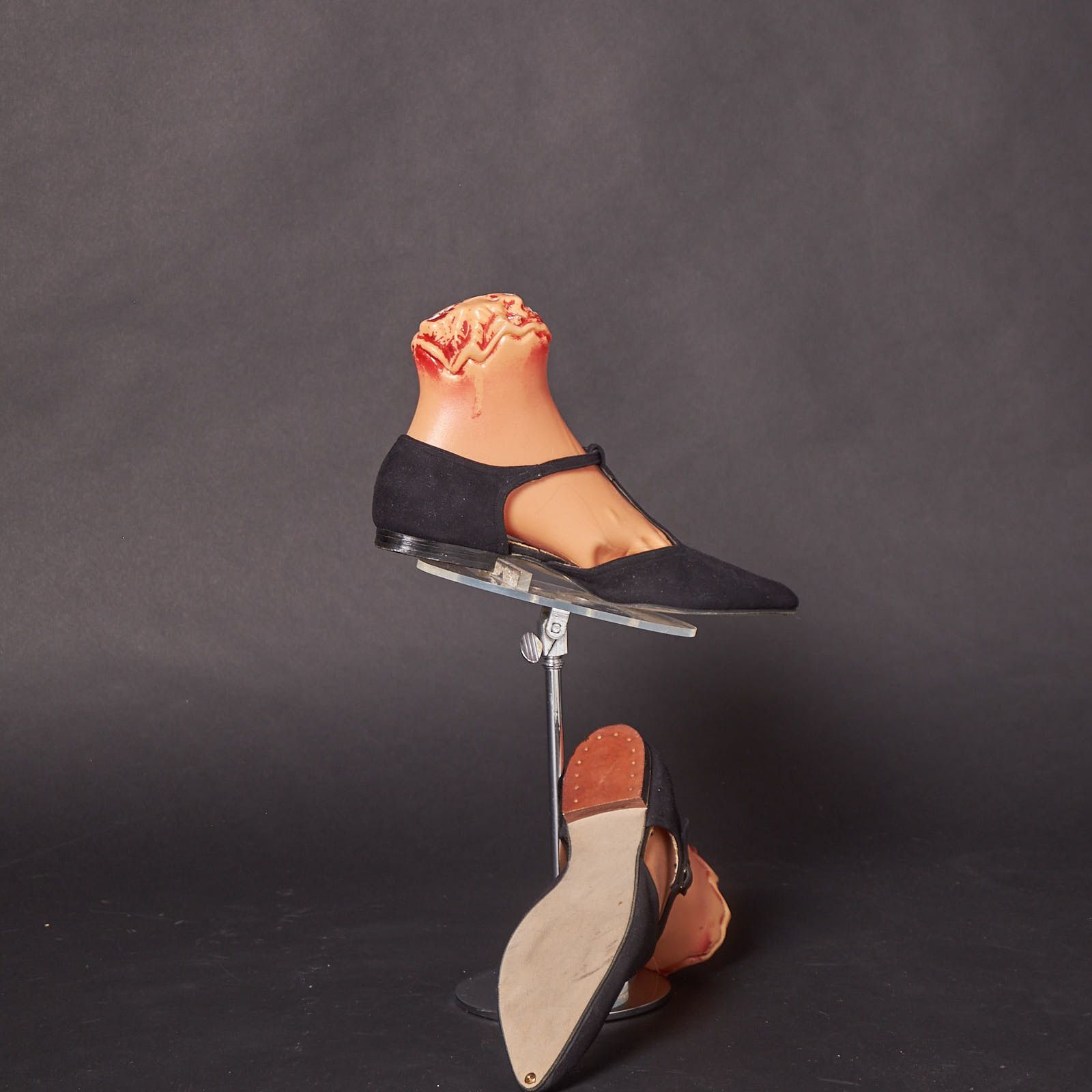 Vintage 1960s T Strap Black Pointy Flats Shoes Size US 8 / IT 38 - 6 Thumbnail