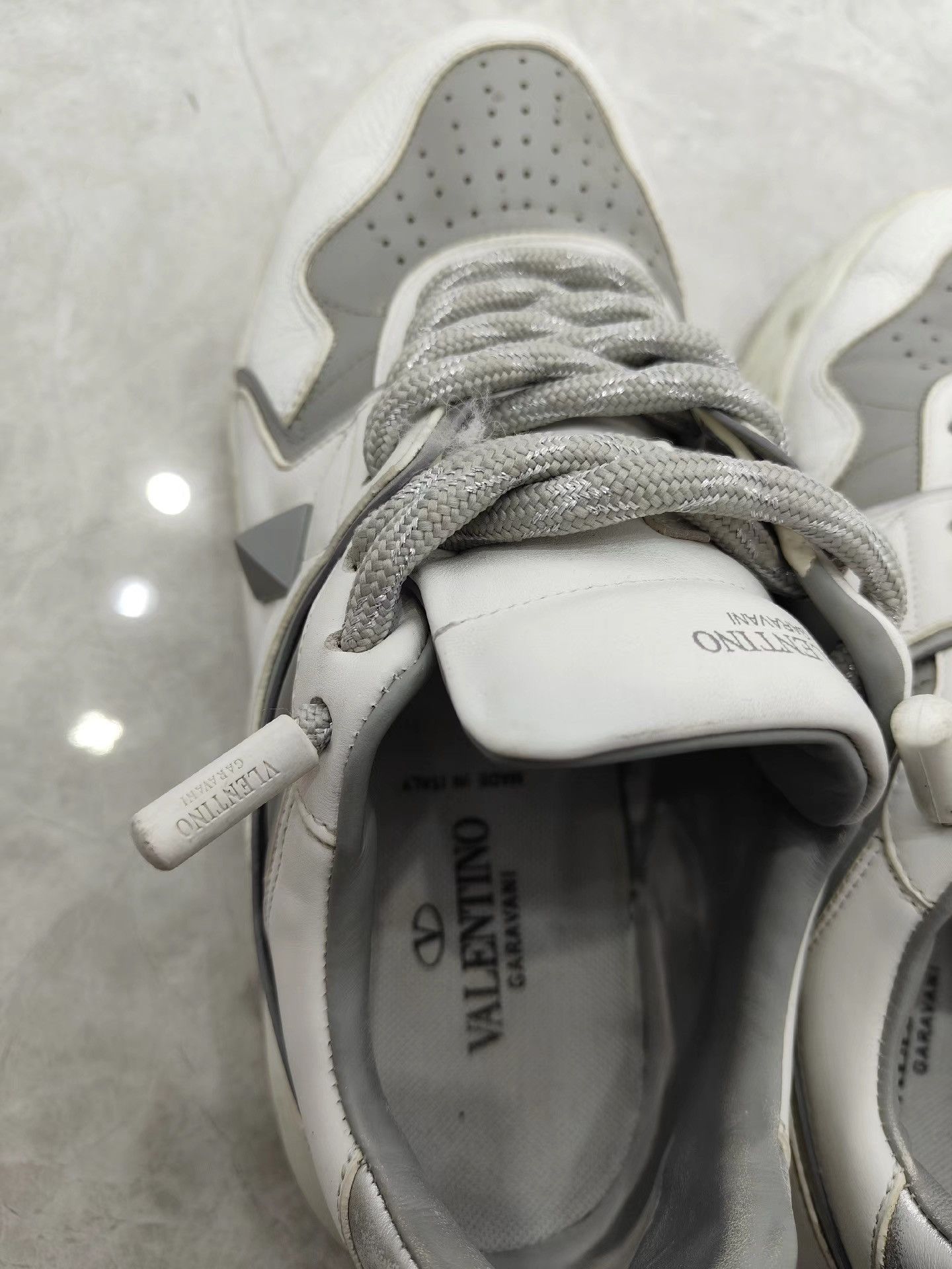 Valentino Valentino Garavani Leather Sneakers K29 Size US 9 / EU 42 - 8 Thumbnail