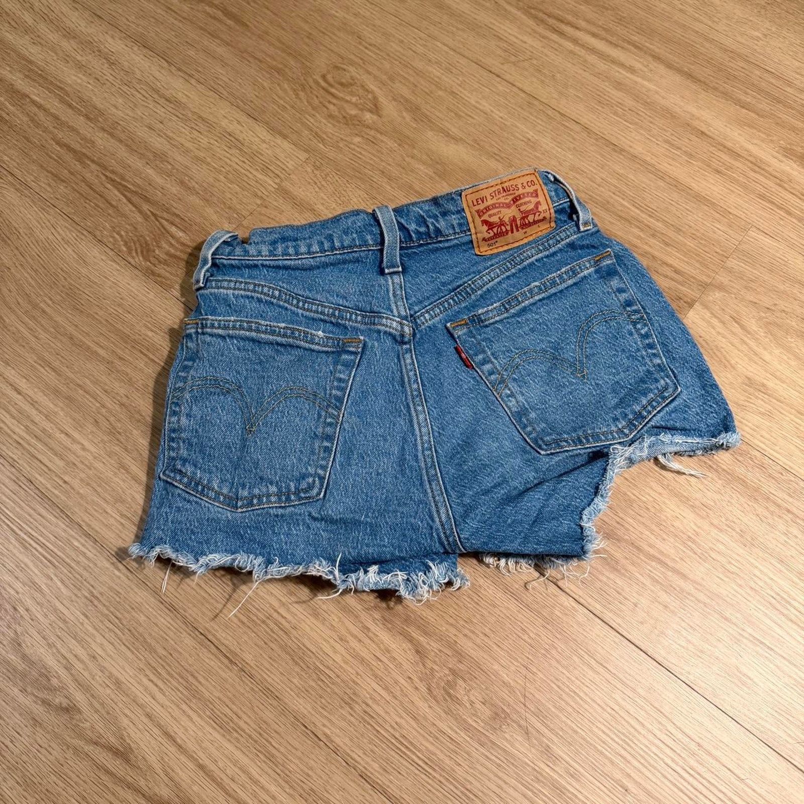 Levi's Levis 501 denim booty shorts Size 24" / US 00 / IT 34 - 2 Thumbnail