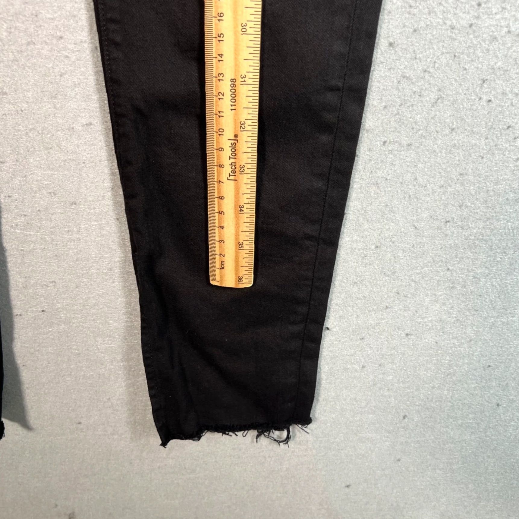 Frame VINTAGE FRAME Womens Skinny Black Denim Jeans Distressed Split Hem Size 28 Cotton Blend Denim 31.5 Inseam Womens Shoes? Size 28" / US 6 / IT 42 - 5 Thumbnail
