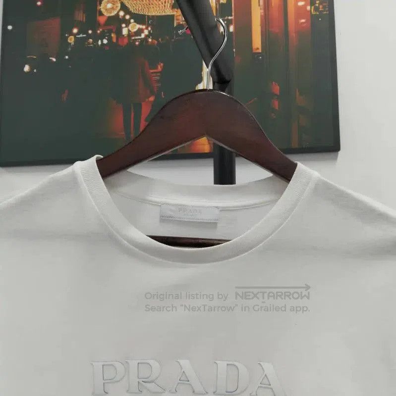 Prada Prada White Cotton Short Sleeve T-Shirt. Size US S / EU 44-46 / 1 - 7 Thumbnail