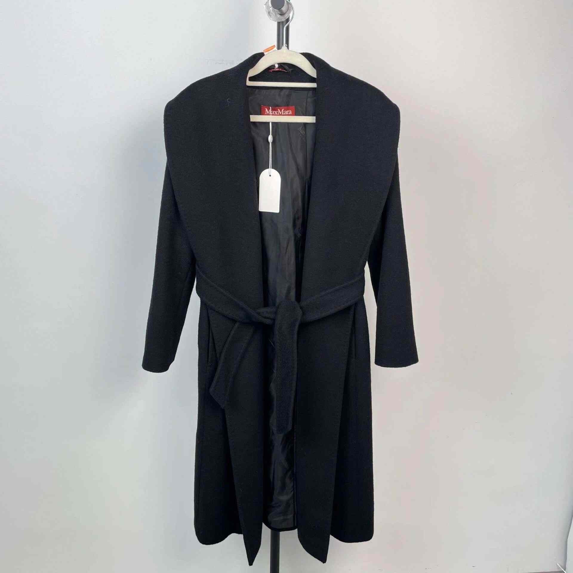 Max Mara Max Mara Wool Black Coat 50 Women Size XL / US 12-14 / IT 48-50 - 1 Thumbnail