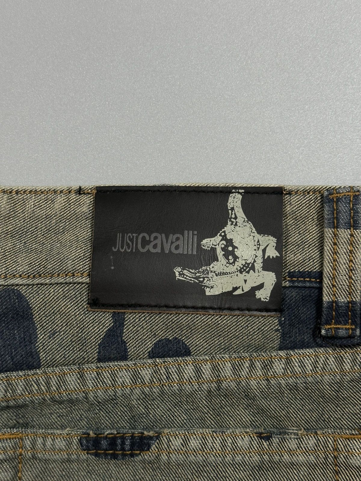 Just Cavalli 00s Just Cavalli Birds Raven Denim Straight Jeans Size US 33 - 12 Thumbnail