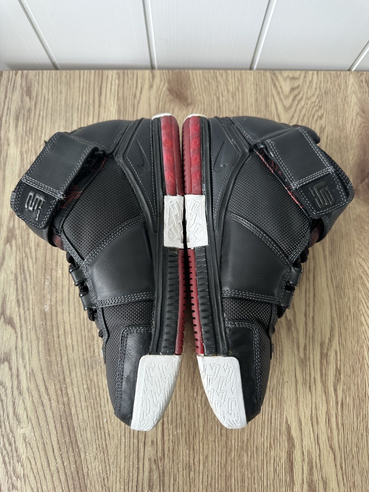 Nike Nike Air Zoom Generation II (LeBron 2)Black/White/Red OG Box Size US 10.5 / EU 43-44 - 3 Thumbnail