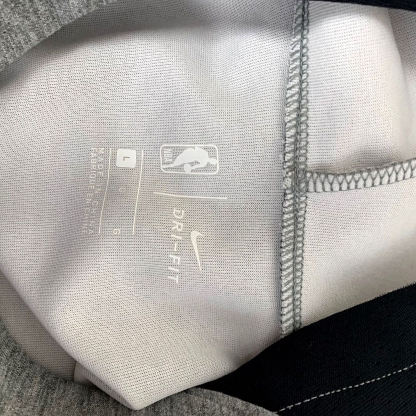 Nike Nike Golden State Warriors Hoodie Mens Large Gray Dri-FIT NBA Size US L / EU 52-54 / 3 - 4 Thumbnail