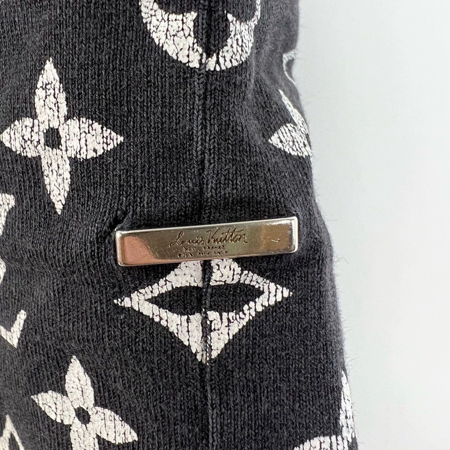 Louis Vuitton LV Black Gradient All-over Logo Print Short-Sleeve T-Shirt Size US M / EU 48-50 / 2 - 4 Thumbnail