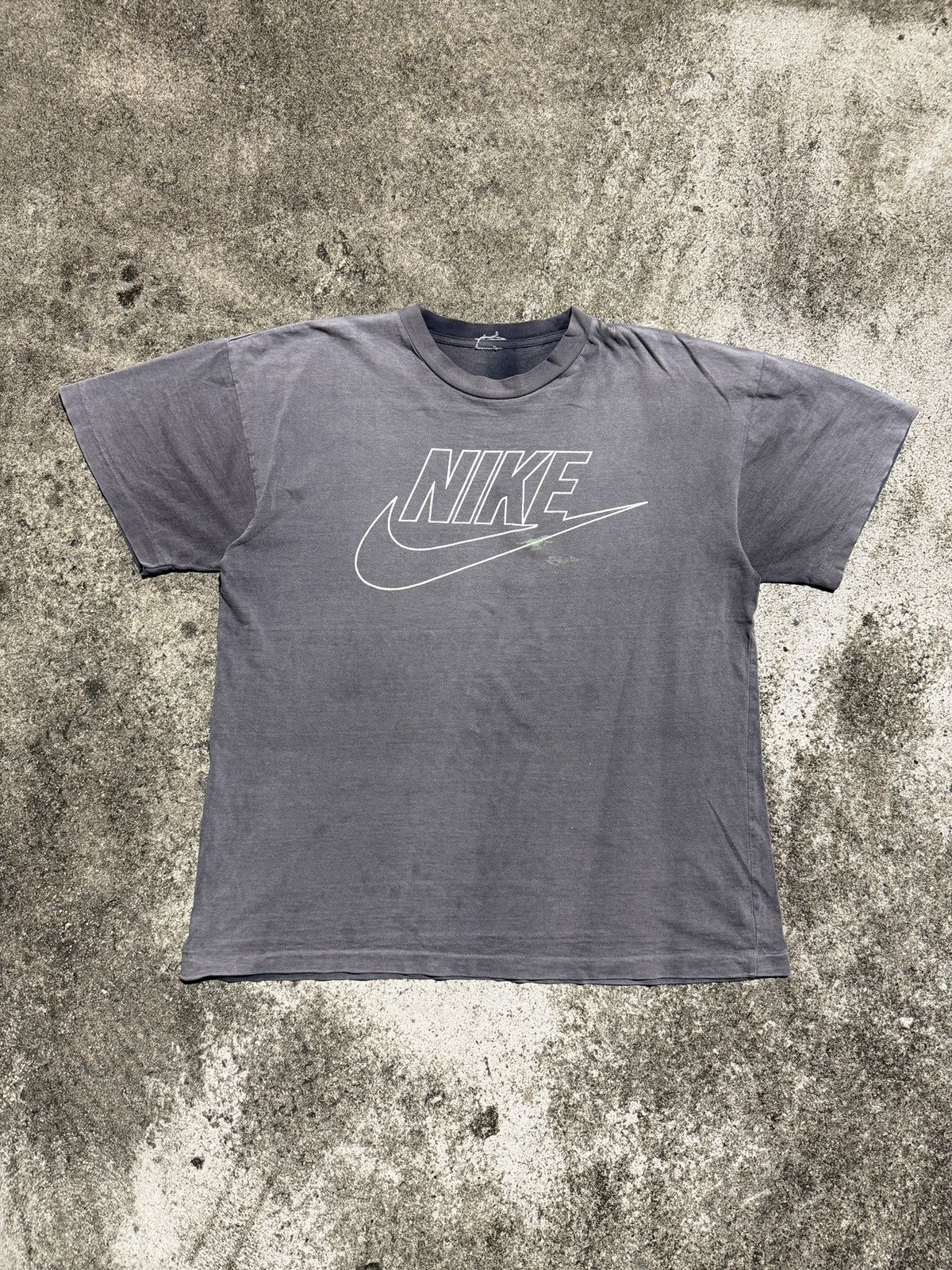 Nike Vintage Nike Air Big Logo 90's Sunfaded T-shirt Size US L / EU 52-54 / 3 - 1 Thumbnail