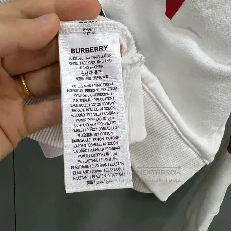 Burberry Burberry Logo White Cropped Hoodie for Women. Size S / US 4 / IT 40 - 3 Thumbnail