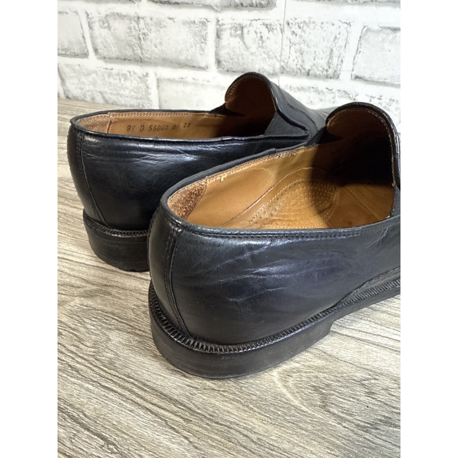 Allen Edmonds Allen Edmonds Merano Black Slip On Loafers Mens 9.5 D Dress Shoes Leather Modern Classic Mens Shoes Black Size US 10 / EU 43 - 4 Thumbnail