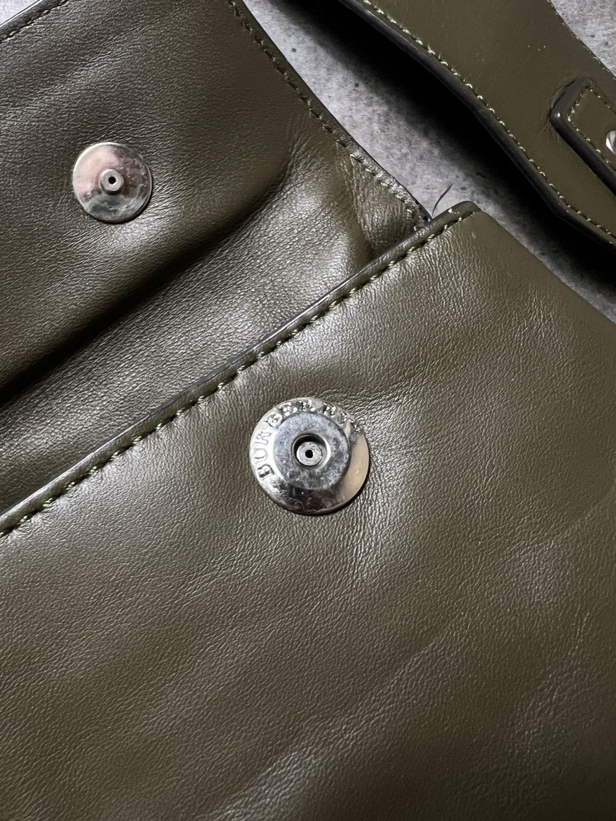 Burberry Burberry Studded Padlock Messenager crossbody bag Size ONE SIZE - 7 Thumbnail