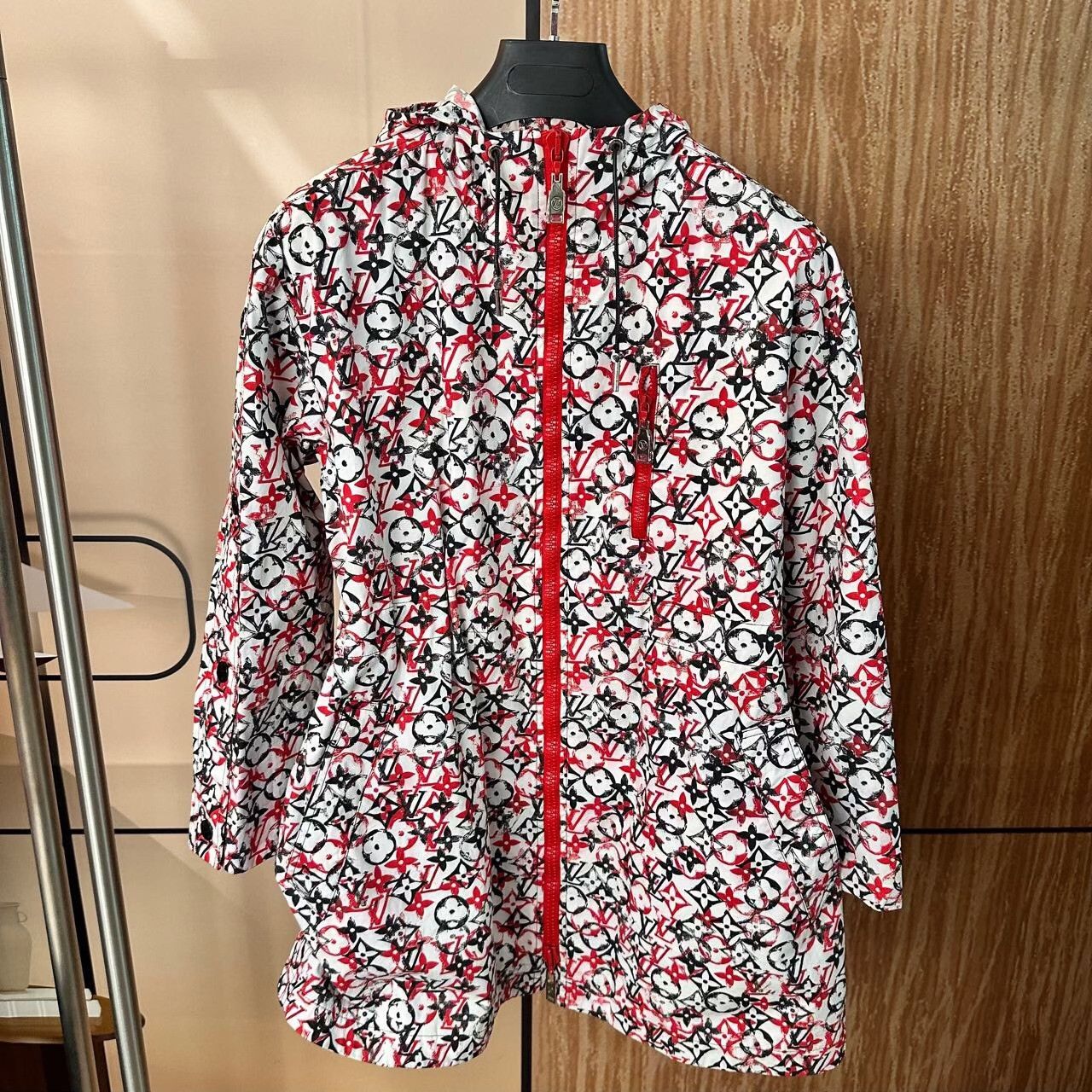 Louis Vuitton Louis Vuitton Graphic Multi Coat M Women Size M / US 6-8 / IT 42-44 - 1 Thumbnail