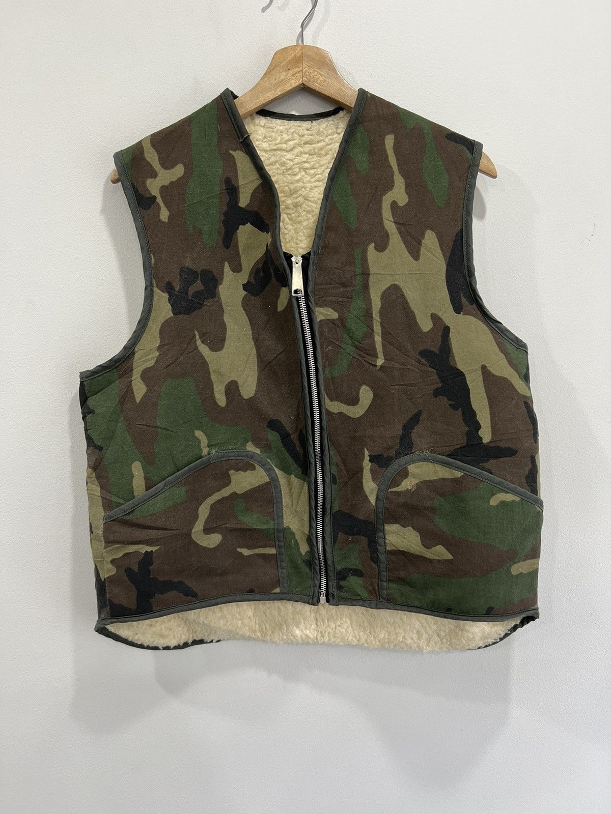 Vintage Vintage Camo Army Vest Sherpa Fleece Lined zip up Size US S / EU 44-46 / 1 - 1 Thumbnail