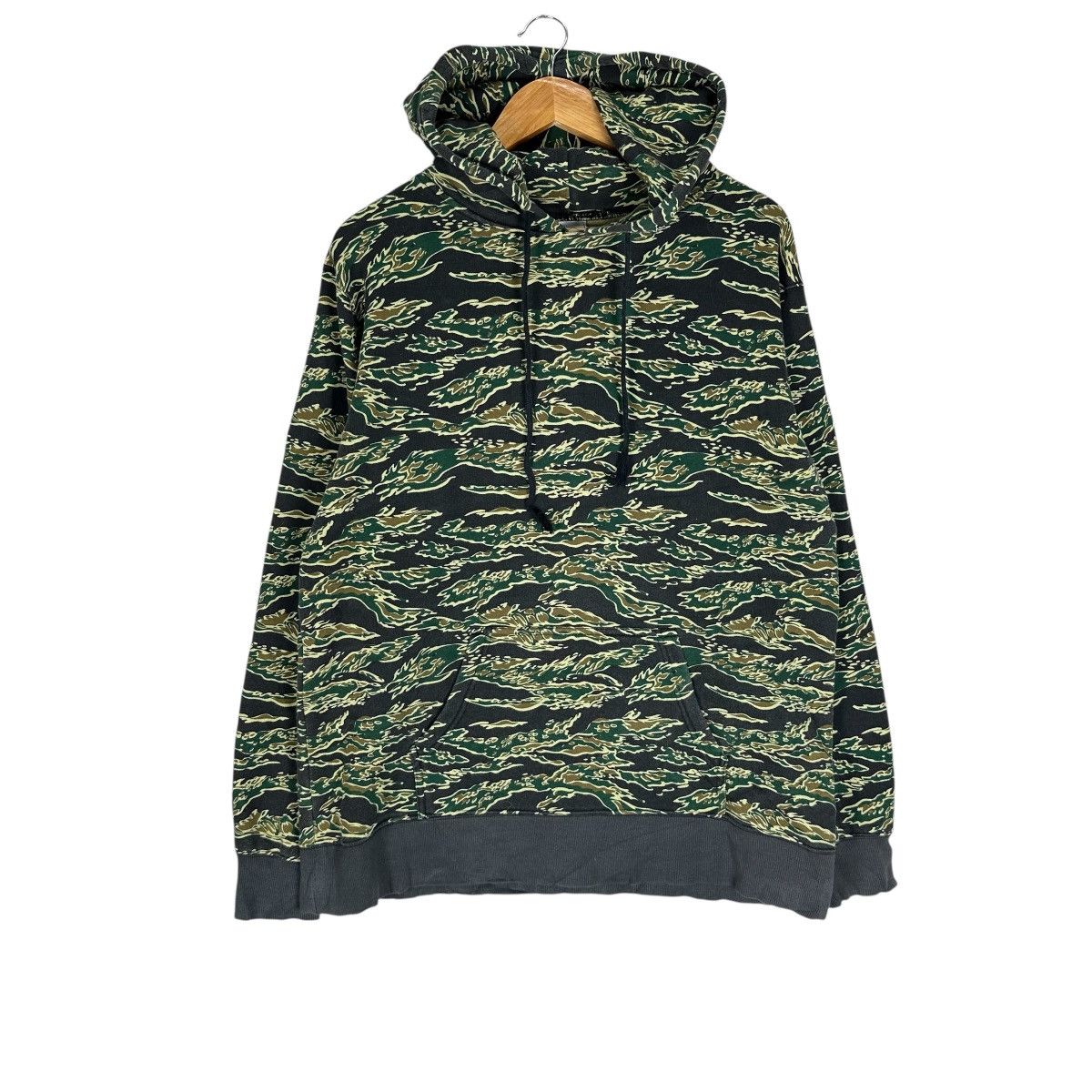 Japanese Brand LIFE MAX CAMO TIGER STRIPE HOODIE SWEATSHIRT Size US XL / EU 56 / 4 - 2 Thumbnail