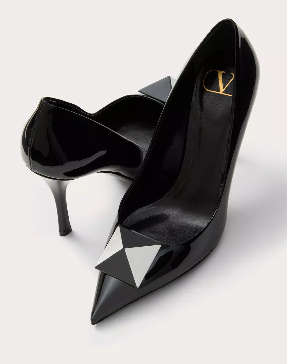 Valentino o1s1wg111125 One Stud Patent Leather Pump Two-Tone Stud Size US 8.5 / IT 38.5 - 4 Thumbnail