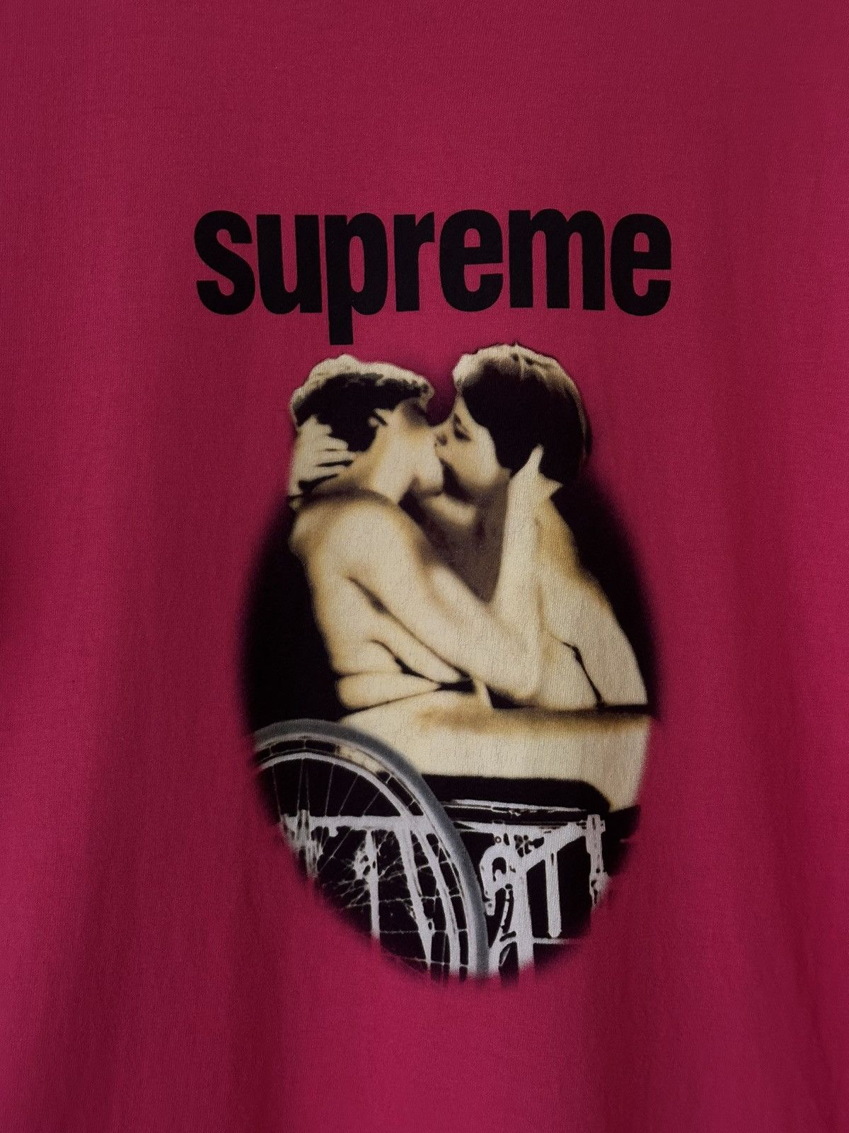 Supreme Supreme Kiss Tee Size US L / EU 52-54 / 3 - 2 Thumbnail