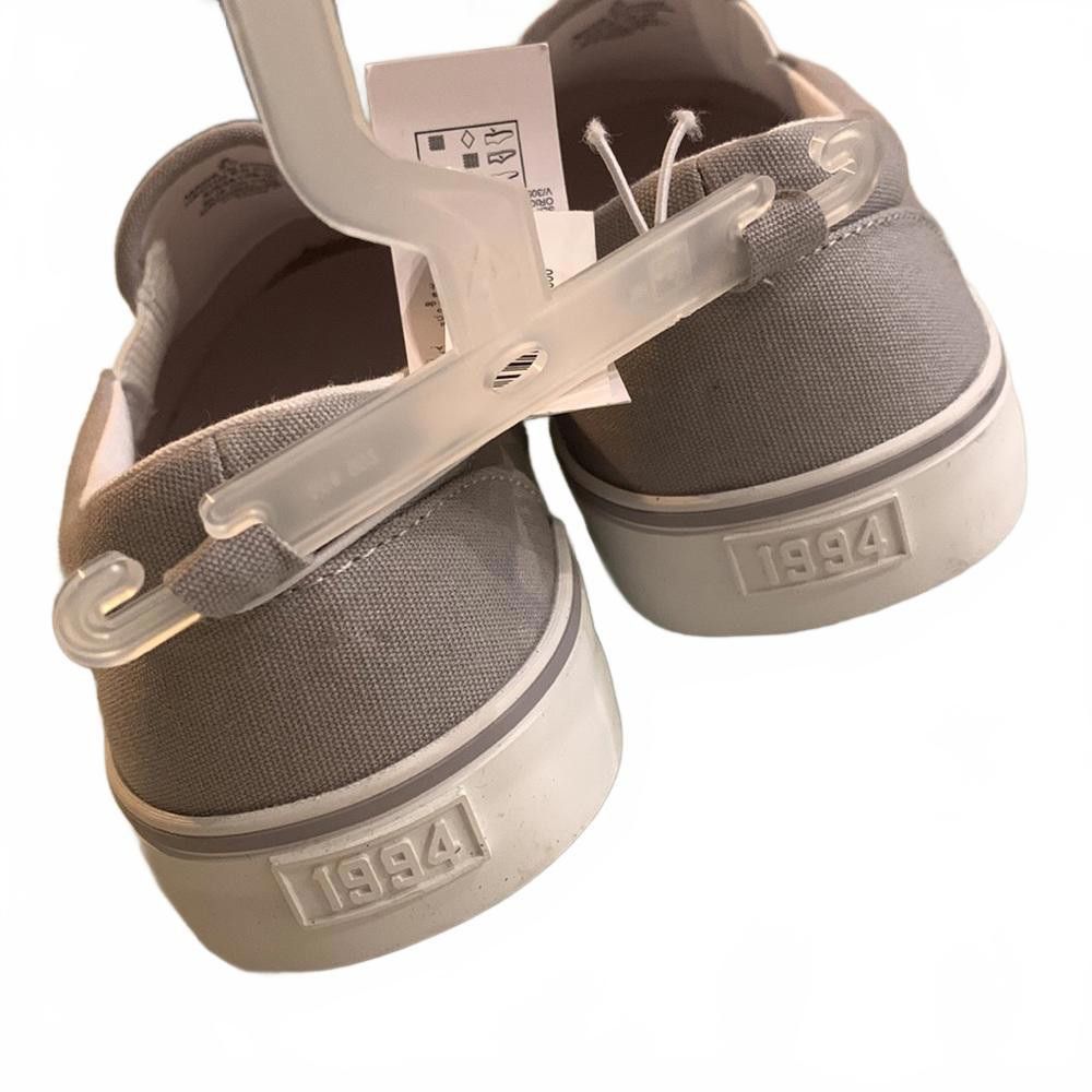 Old Navy Old Navy slip-on shoes Size US 6 / EU 39 - 6 Thumbnail