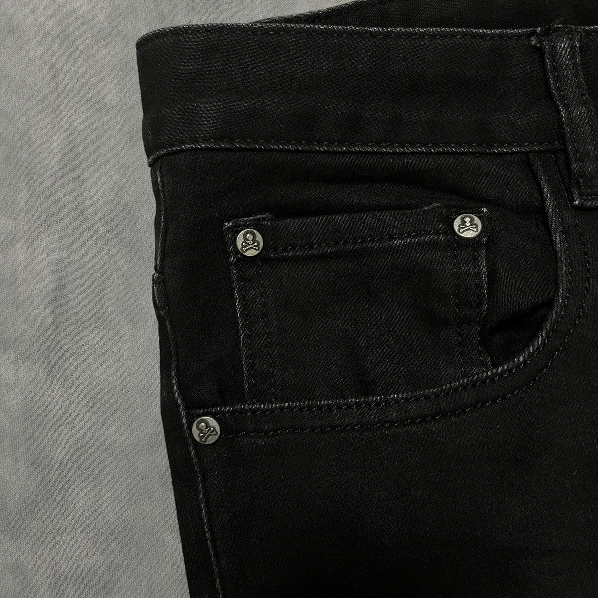 Japanese Brand 2000s Crystal Rhinestone Skull Black Denim Punk Gothic Jeans Size US 38 / EU 54 - 5 Thumbnail