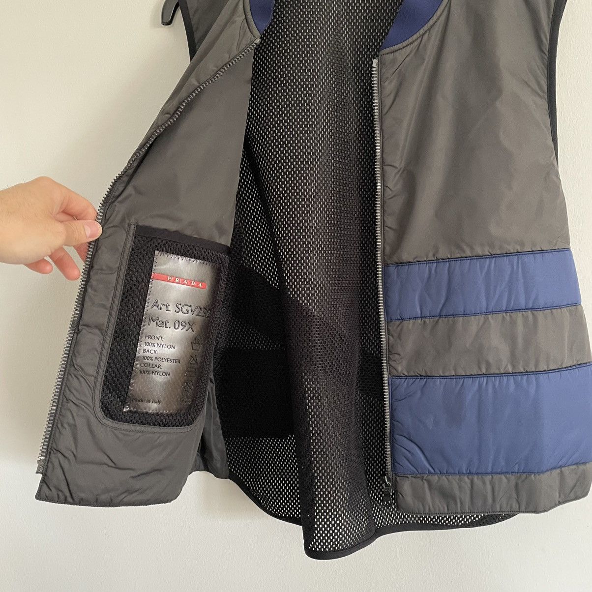 Prada Prada SS2000 Runway Vest Size US L / EU 52-54 / 3 - 7 Thumbnail