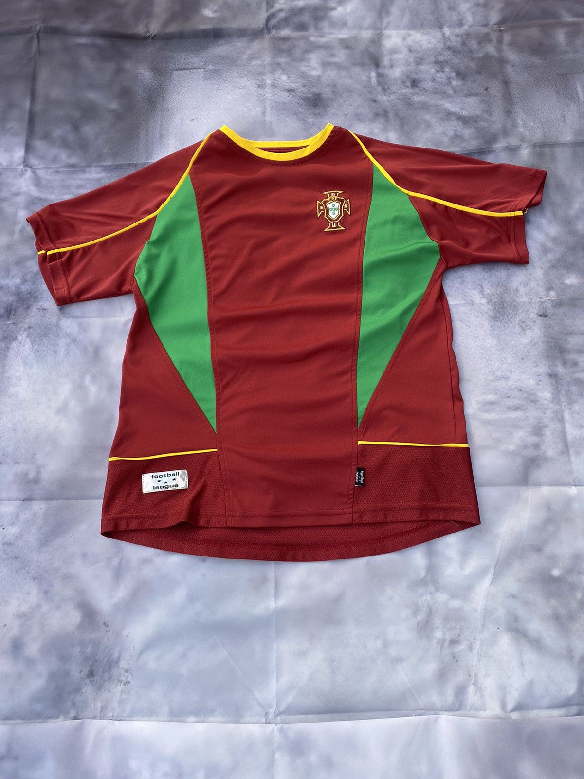 Vintage Vintage Portugal 2002-04 Home Football Soccer Jersey Figo #7 Size US M / EU 48-50 / 2 - 1 Thumbnail