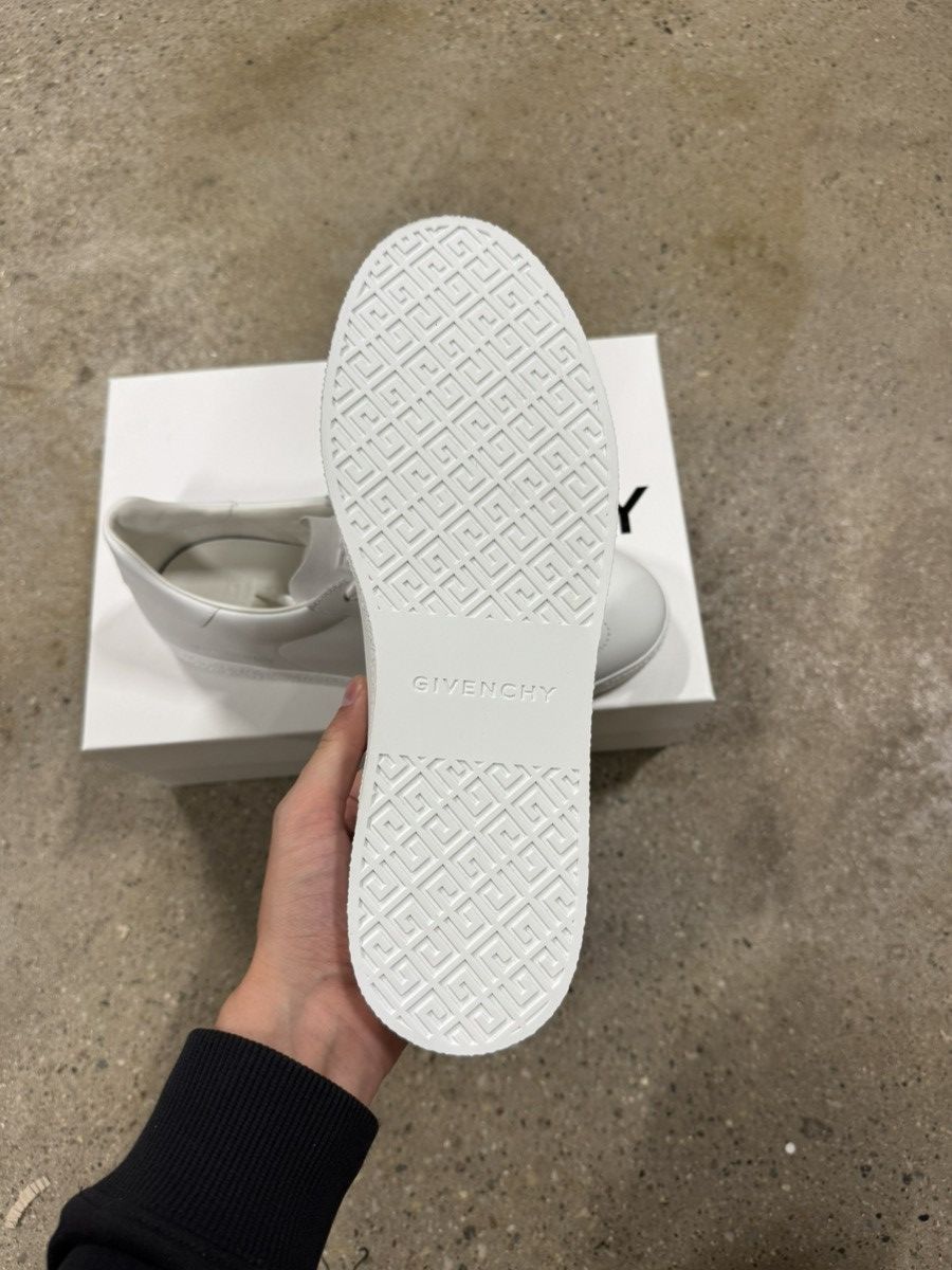 Givenchy Givenchy Leather Town Sneaker NEW 750$ Size US 9 / EU 42 - 5 Thumbnail