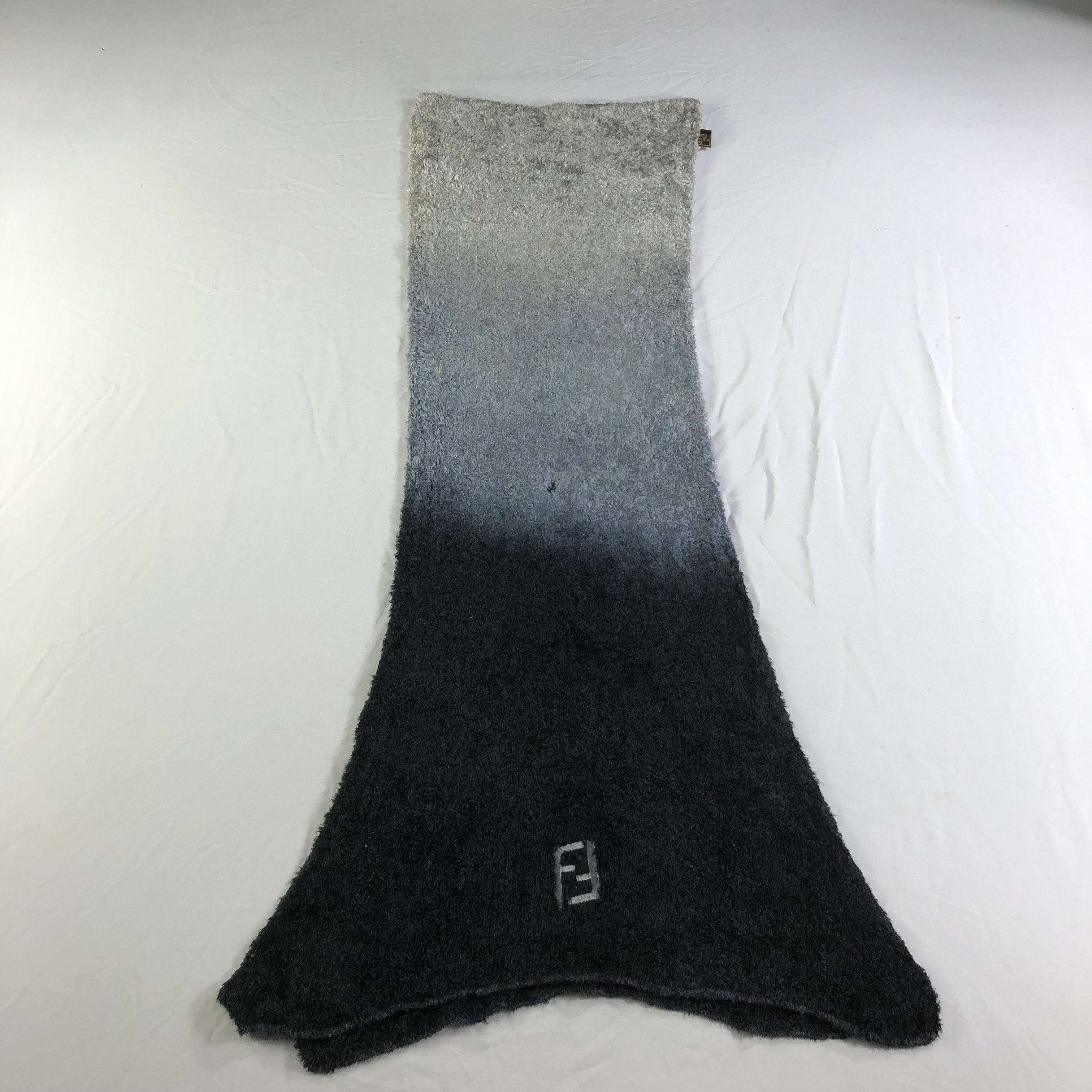 Fendi Scarf Muffler Neckwear V2227