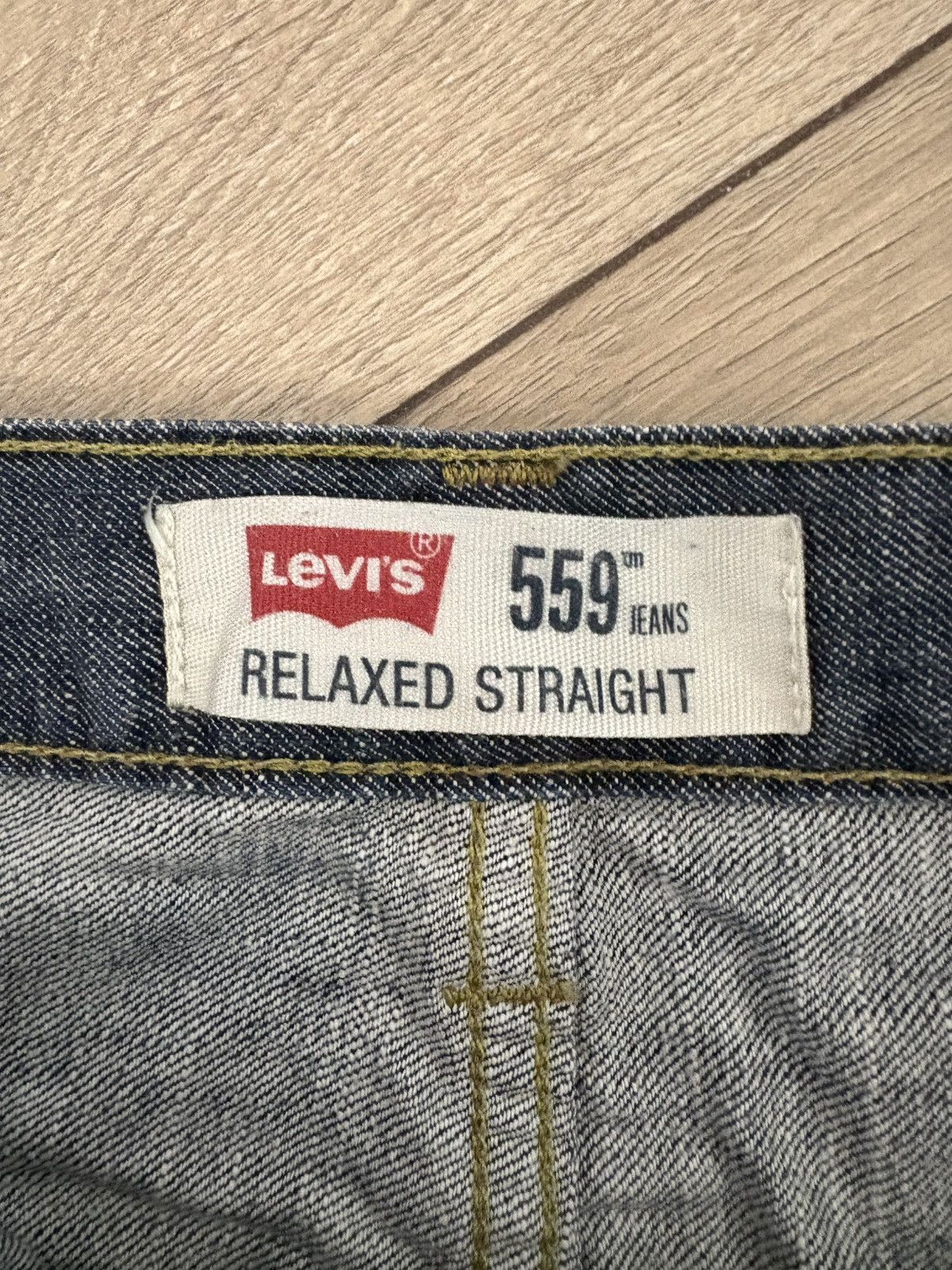 Levi's Vintage Clothing LEVI’S 559 VINTAGE JEANS Y2K FLARED STYLE Size US 34 / EU 50 - 7 Thumbnail