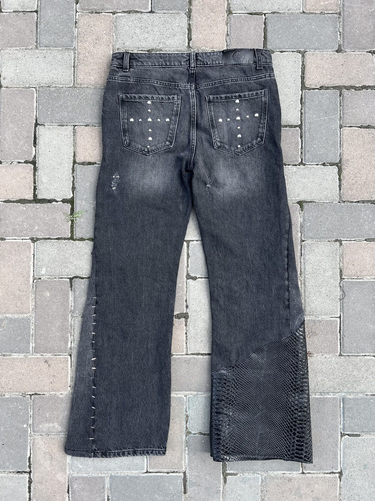 If Six Was Nine V.S Zipped Snake Flared Denim Size US 33 - 2 Thumbnail