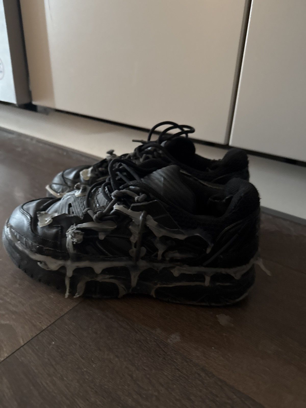 Maison Margiela Maison Margiela Replica Low-Top Sneakers Black US 10 EU 43 Size US 10 / EU 43 - 2 Thumbnail