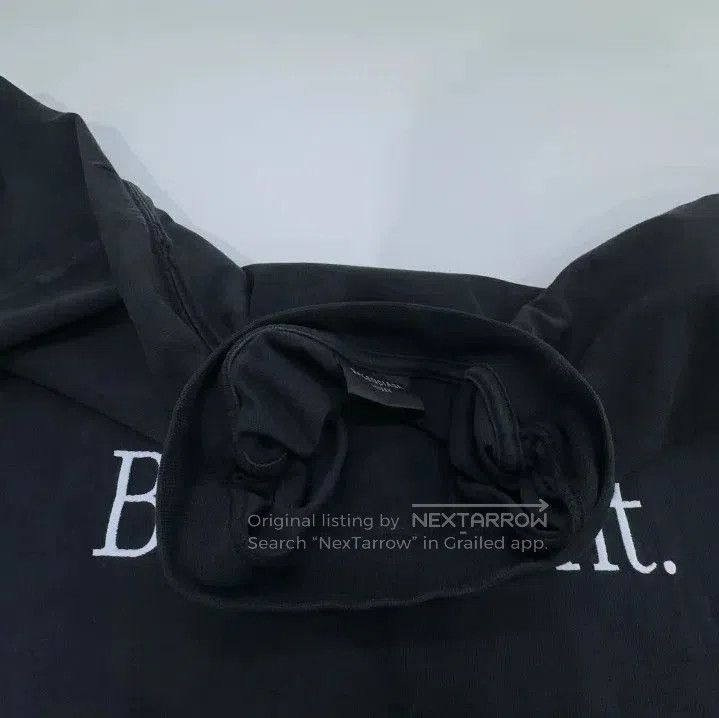 Balenciaga Balenciaga Black Be Different Graphic T. Size US S / EU 44-46 / 1 - 1 Thumbnail