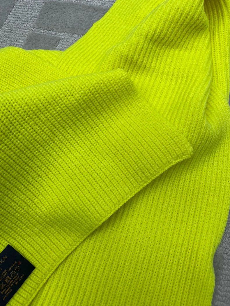 Louis Vuitton Louis Vuitton Leather logo solid knit scarf 2504-Nextarrow Size ONE SIZE - 5 Thumbnail